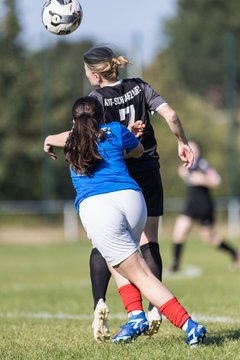 Bild 326 - F Holstein Kiel 2 - SSG Rot-Schwarz Kiel 2 : Ergebnis: 5:0